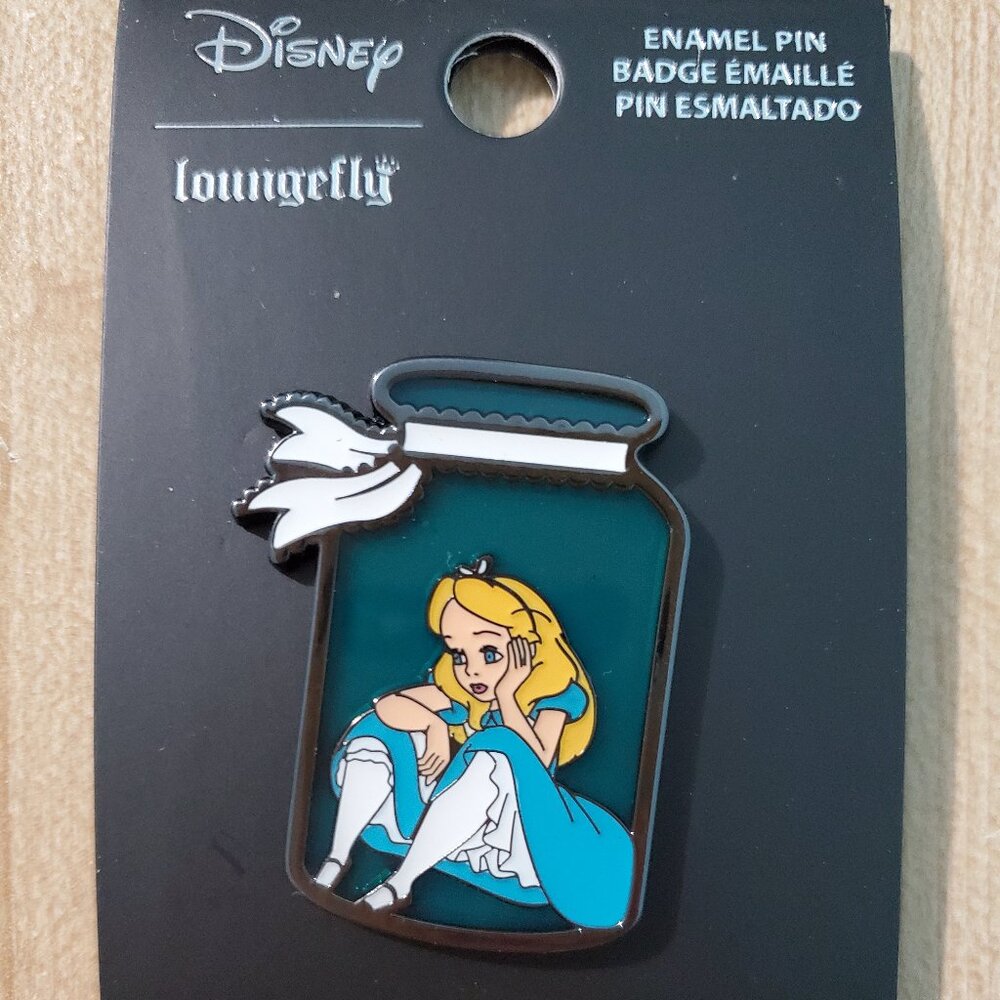 Disney Alice in Wonderland Enamel Pin